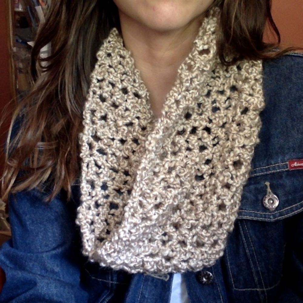 SALE! Crotchet Infinity Scarf! Winter scarf! SALE! - Picture 2 of 3